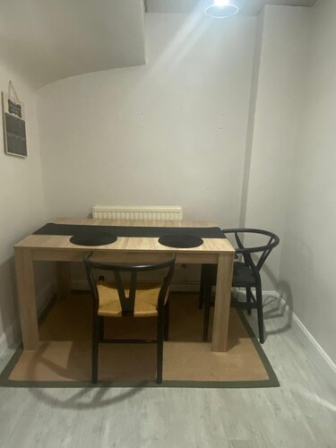 Cosy House 6-8 mins walk to Canterbury City Centre