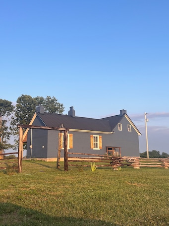Exterior. Historic Farm Stay at The Hager Hideaway