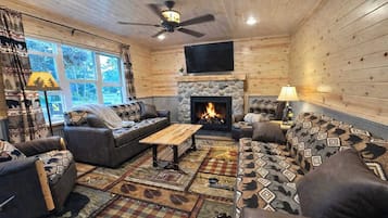 Smart TV, fireplace, DVD player