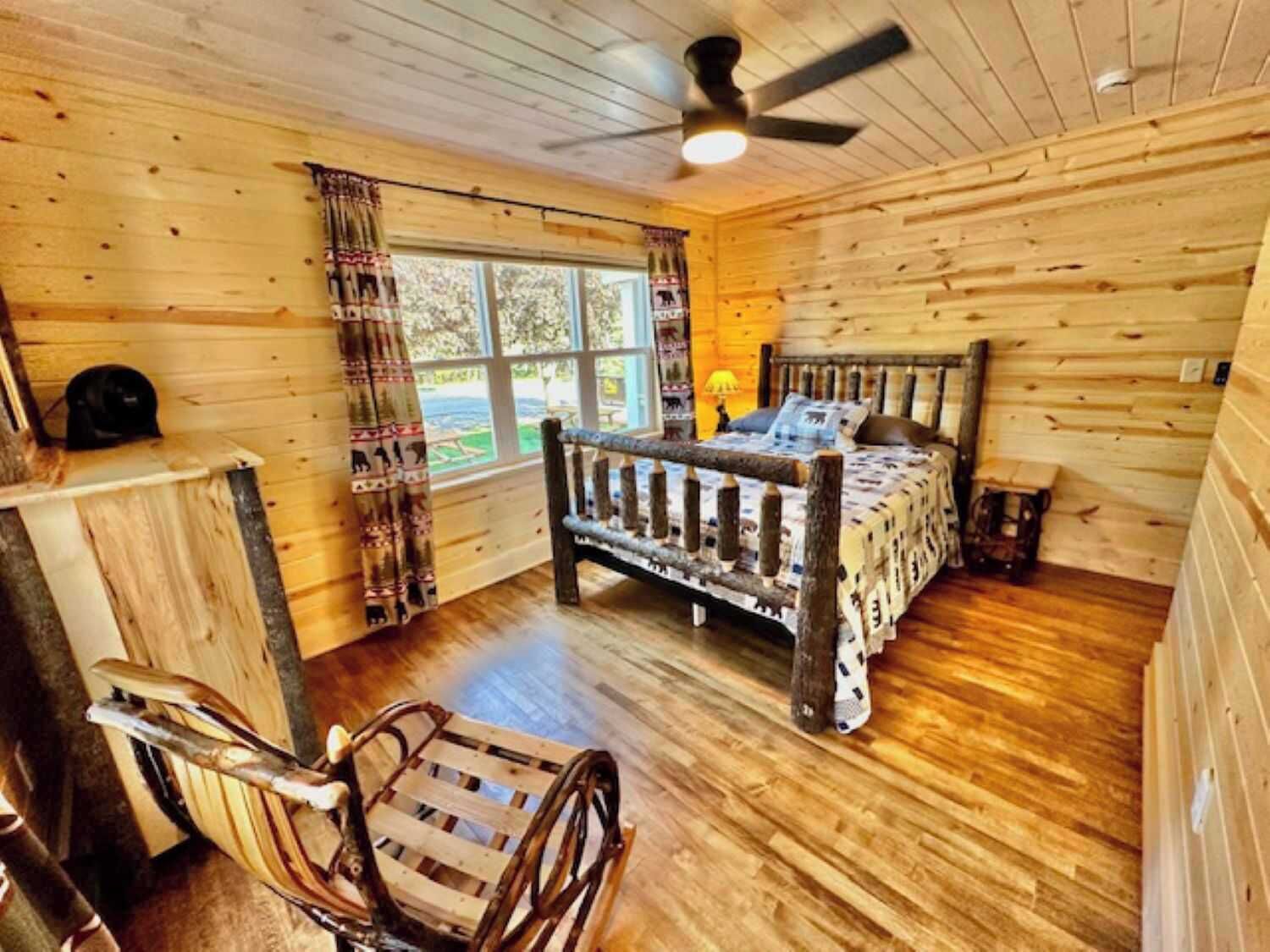 4 bedrooms, WiFi, bed sheets