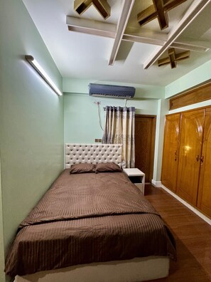 3 soverom, strykejern/-brett, wi-fi og sengetøy