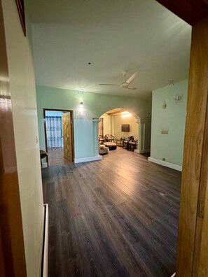 Interior - Spacious 3‑BR Bashundhara Flat AC, Wi‑Fi & Balconies. KeyHost Homes (Dhaka)