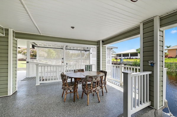 Outdoor dining