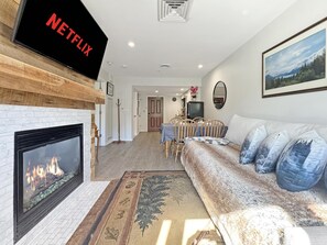 تلفزيون ذكي، مدفأة، كرة قدم الطاولة