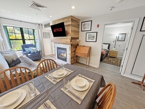 1 slaapkamer, een bureau, een strijkplank/strijkijzer, gratis wifi