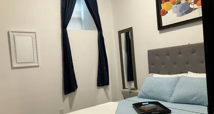 Newly Renovated Near Portsmouth! Wine ~ Parking ~ WiFi