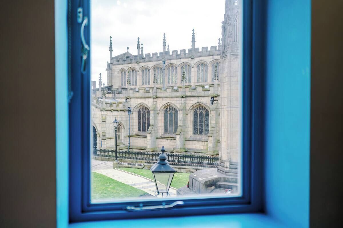 المنشأة من الداخل