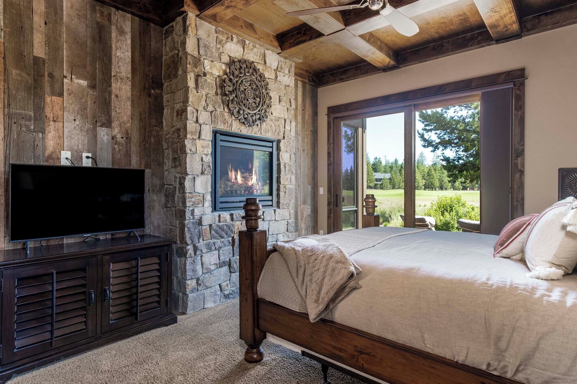 6 chambres, fer et planche à repasser, Wi-Fi gratuit, draps fournis