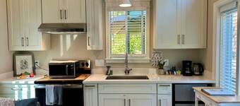 Tiny House avec 2 Lits dans Oasis Urbaine — Kolibrie Huis, près de SF