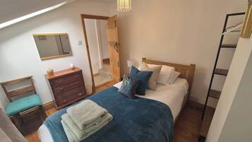 2 bedrooms, WiFi, bed sheets