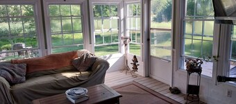 Charming 3-bedroom home in the middle of Chesterfield, Missouri.