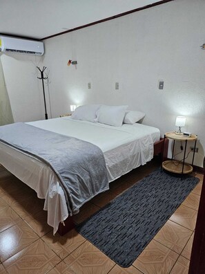 3 bedrooms, WiFi, bed sheets, wheelchair access