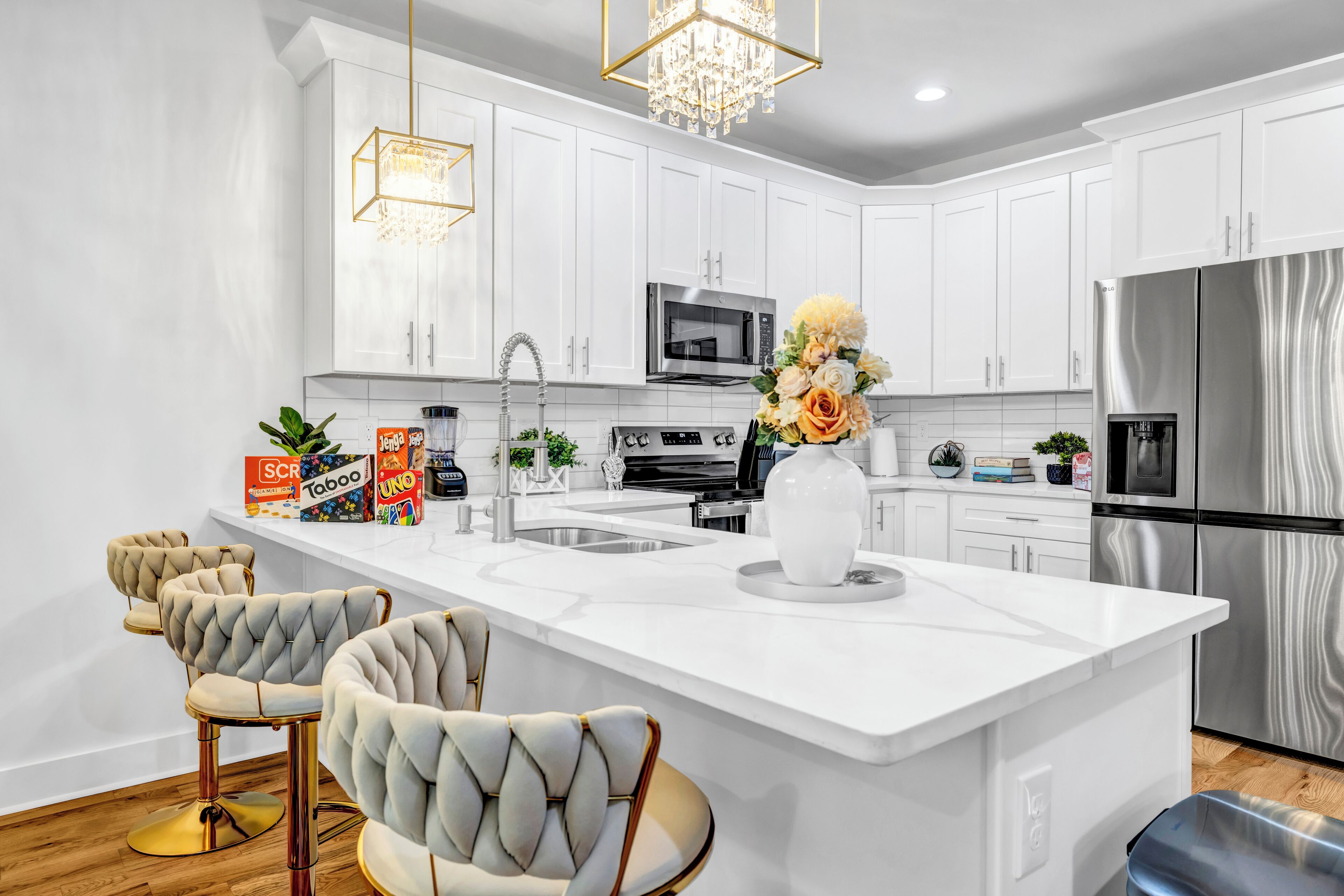 Micro-ondes, four, plaque de cuisson, lave-vaisselle