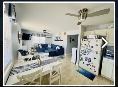 Adorable 1st floor, 3-bedroom condo with great porch 5 mins from the beach