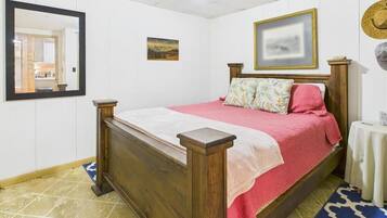 4 bedrooms, WiFi, bed sheets