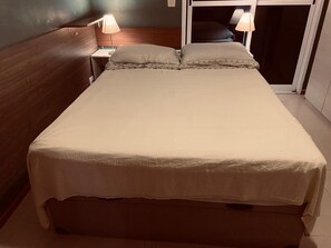 1 bedroom, iron/ironing board, Internet, bed sheets