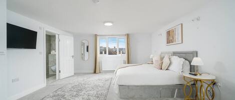 مكواة/لوح كي وواي فاي مجانًا وملاءات أسرّة