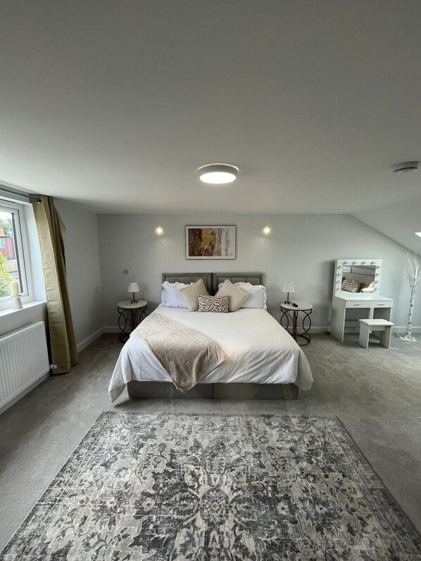 6 bedrooms, iron/ironing board, free WiFi, bed sheets