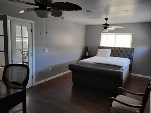 3 bedrooms, iron/ironing board, Internet, bed sheets