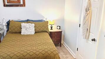 2 bedrooms, desk, free WiFi, bed sheets