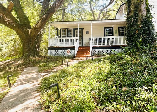 Cici's Guest House Top rated stay in Laurel