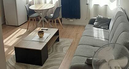 Apartment in quiet street