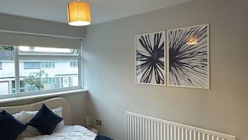 3 makuuhuonetta, silitysrauta/-lauta, internet, vuodevaatteet