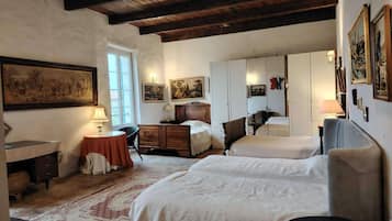 1 chambre, fer et planche à repasser, Wi-Fi, draps fournis