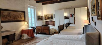 Large Les Volets Bleus 45M2 studio with kitchenette along the canal