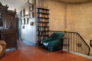 Interior - Large Les Volets Bleus 45M2 studio with kitchenette along the canal (Sallèles-d'Aude)