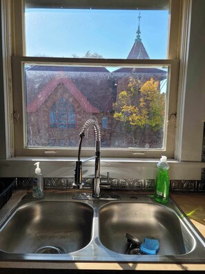 المنشأة من الداخل