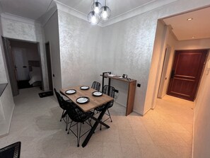 Dining - Y&J Stay - Modern and Comfort (Marrakech)