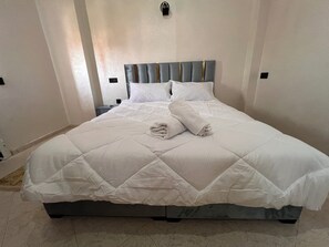 2 chambres, bureau, fer et planche à repasser, Wi-Fi gratuit