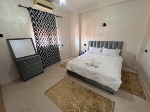 2 bedrooms, desk, iron/ironing board, free WiFi