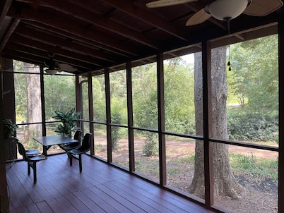 Charming 2-bedroom home in Easley