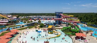 Beachy Villa! Just Renovated/2 Min to Beach/Pools!