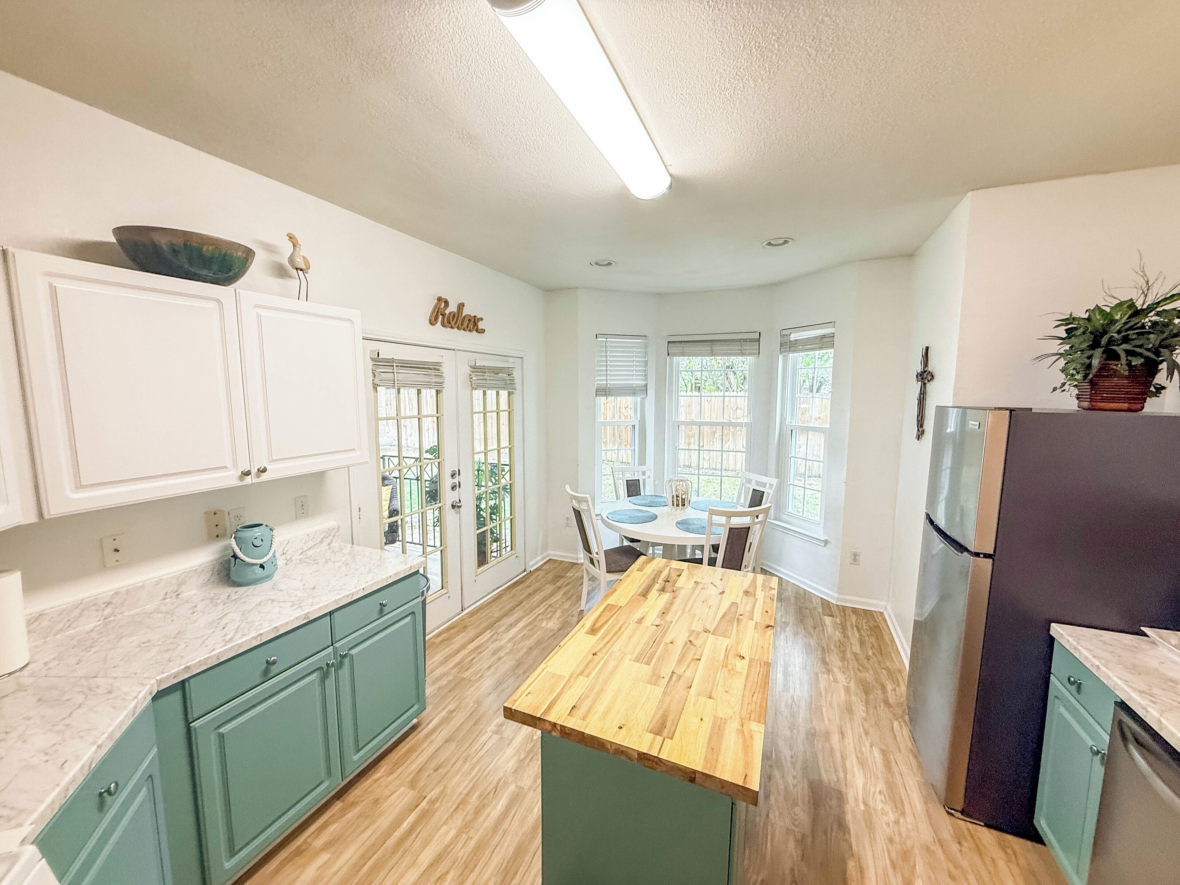 Make it simple or make it a feast, this kitchen’s ready