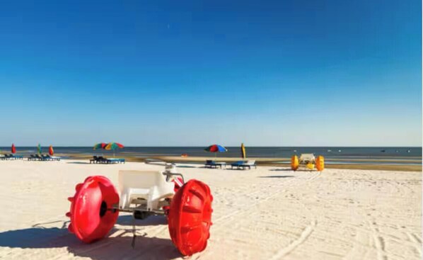 Beach - Beachy Villa! Just Renovated/2 Min to Beach/Pools! (Gulfport)
