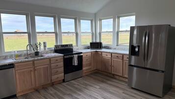 Microwave, oven, stovetop, dishwasher