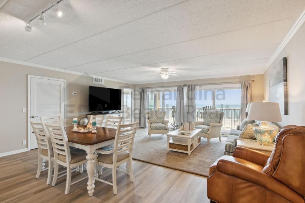 Apartment, 3 Bedrooms, Balcony, Sea View | Living area