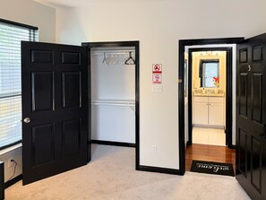 Standard Double Room, 1 Queen Bed | Living area