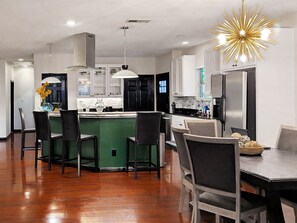 Economy Shared Dormitory, Mixed Dorm | Shared kitchen | Fridge, microwave