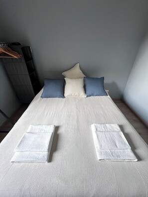 2 Schlafzimmer, Bügeleisen/Bügelbrett, Reisekinderbett, Bettwäsche