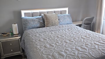 1 bedroom, iron/ironing board, WiFi (free), bed sheets
