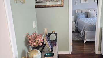 1 bedroom, iron/ironing board, WiFi (free), bed sheets