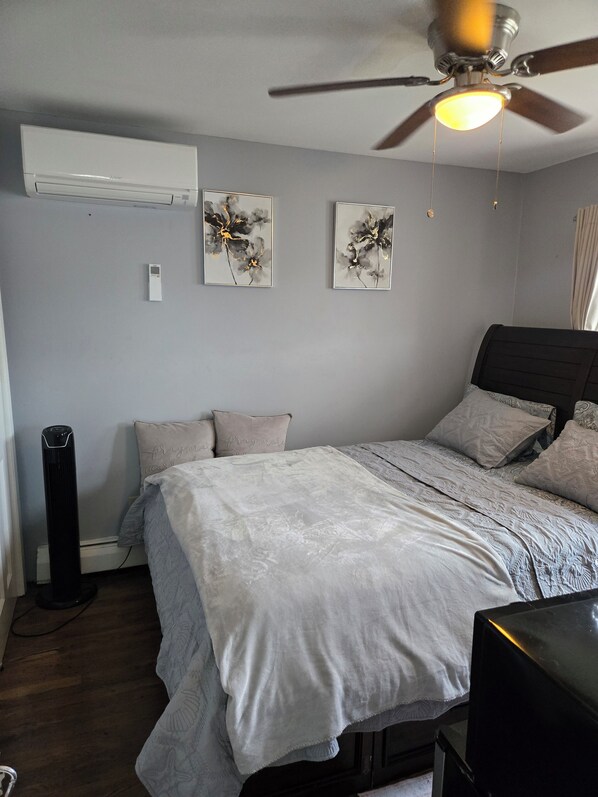 1 bedroom, iron/ironing board, Internet, bed sheets