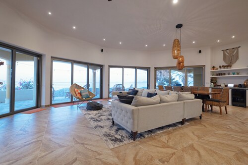 Casa Kalalita – 5 BDR Oceanfront Retreat in El Sargento with Casita