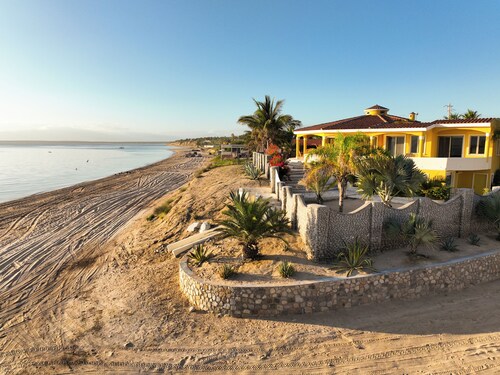 Casa Kalalita – 5 BDR Oceanfront Retreat in El Sargento with Casita