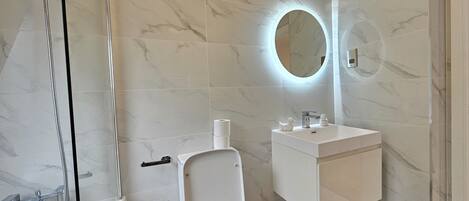 Handtücher, Toilettenpapier