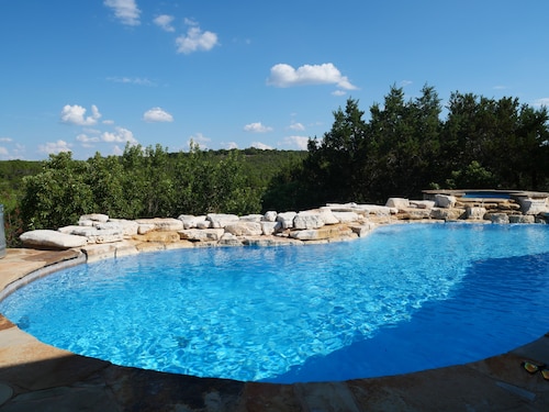 Vista Views w/ Heated Saltwater Pool, Hot Tub, Outdoor Seating, Fire Pit, Games